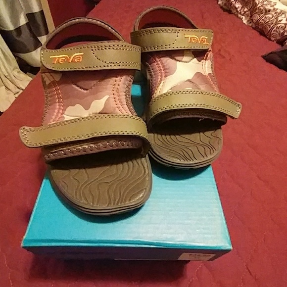 Teva kids camo sandals