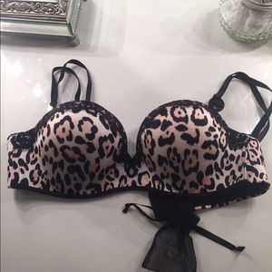 NWT Victoria's Secret Bombshell Bra