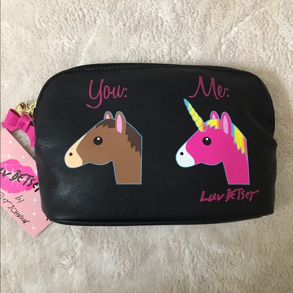π¦πBetsey Johnson travel makeup unicorn bag!ππ¦