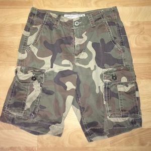 American Eagle cargo shorts