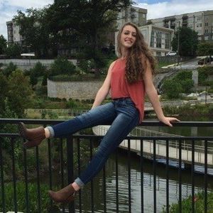 Meet your Posher, Victoria