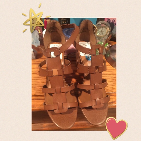 NORDSTROM RACK 3 INCH BROWN STRAPPY HEELS 10 WIDE