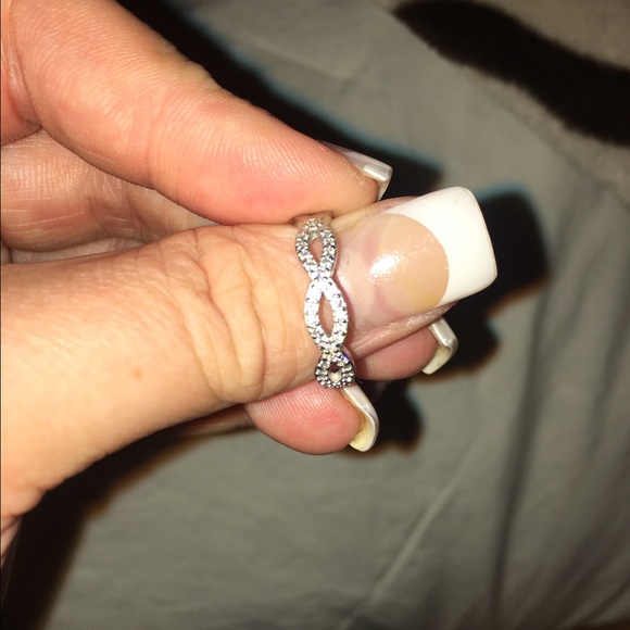 Sterling silver real diamond crisscross band ring