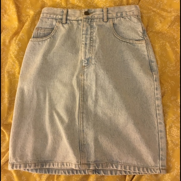 🚫SOLD🚫Vintage GUESS denim pencil skirt