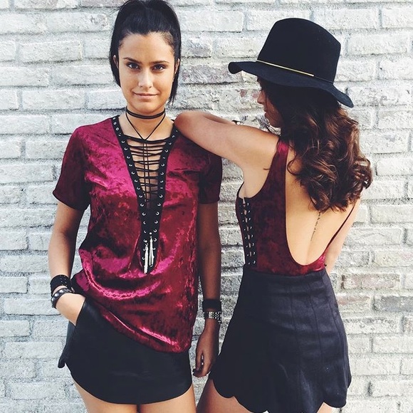 💥Flash Sale💥LF Velvet Lace up Top