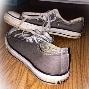 Converse All Stars Size 9 in Grey