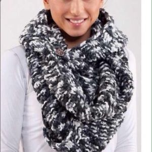 Lululemon Hickey Hider Scarf & Hood