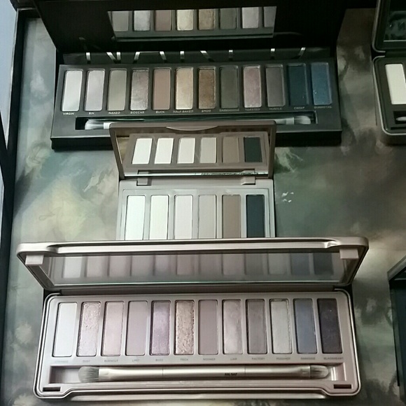 Urban Decay Naked Eyeshadow Vault 2 - Picture 2 of 4