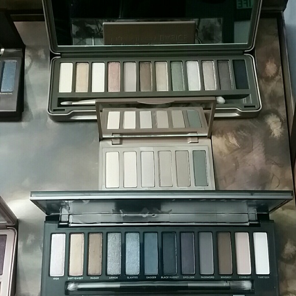 Urban Decay Naked Eyeshadow Vault 2 - Picture 3 of 4
