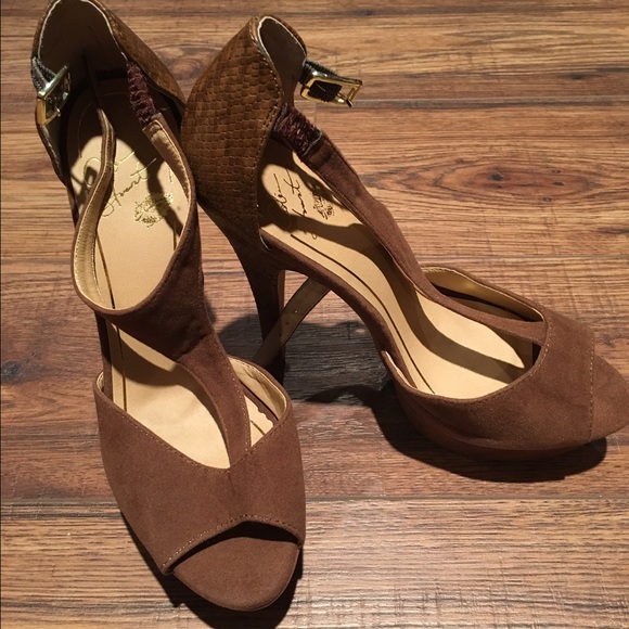 Sexy and comfortable Colin Stuart heels