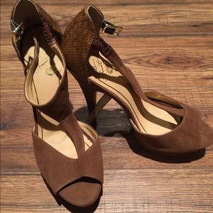 Sexy and comfortable Colin Stuart heels