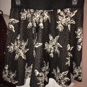 Women's floral print skirt