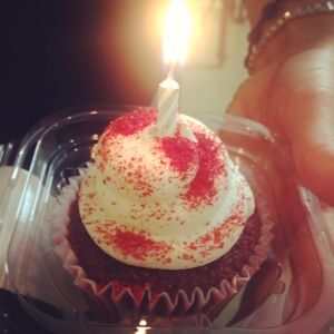 Meet your Posher, Avita