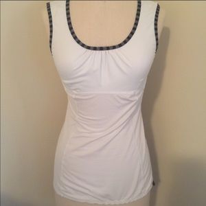 🍋White lululemon tank