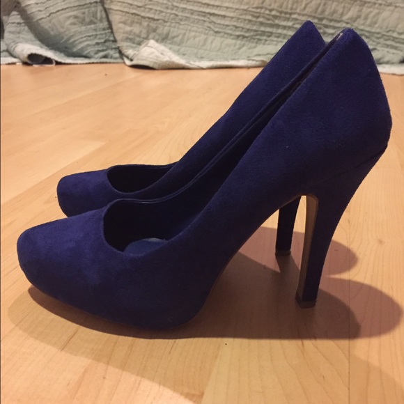 Navy blue heels