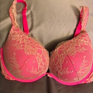 36DD VICTORIAS SECRET PUSH-UP BRA