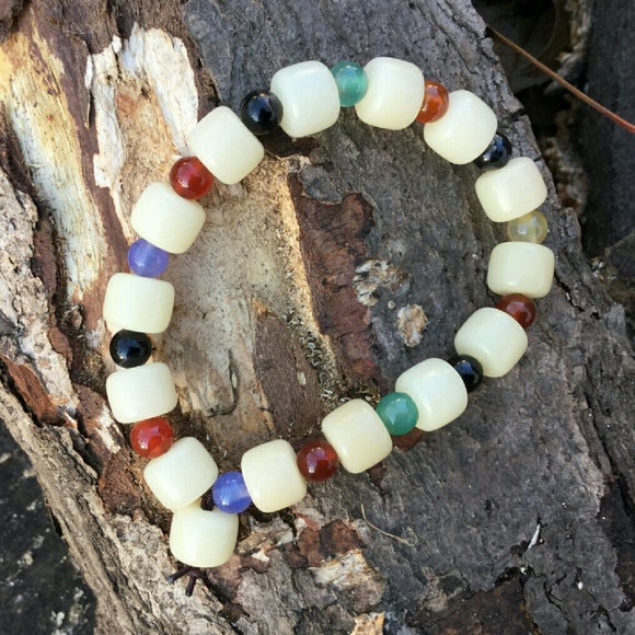 Elastic bracelet