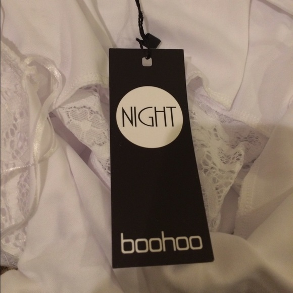 NWT boohoo white lace bodycon mini dress - Picture 3 of 3