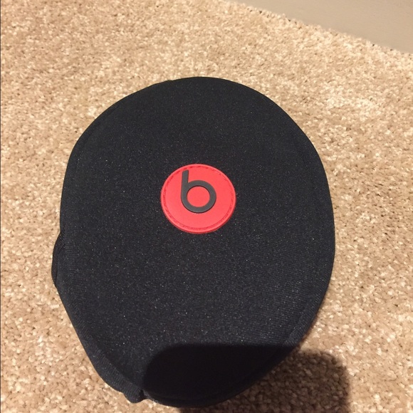 Beats Headphones - Picture 4 of 4