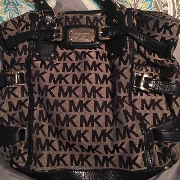 Micheal Kors Purse