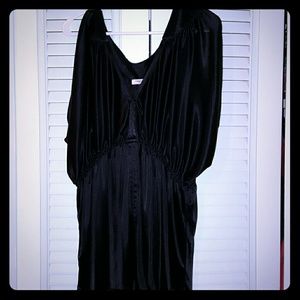 Vertigo Paris deep v-neck open shoulder shirt