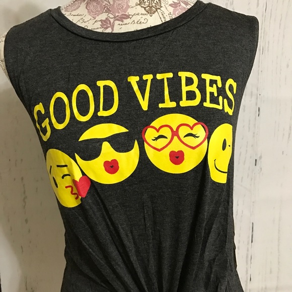 🎈1 LEFT French Pastry Smiley Face Emoji Tank TO-4 - Picture 3 of 4