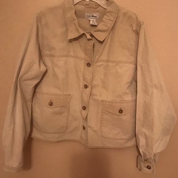 WOMENS L.L BEAN BUTTONED DOWN TOP