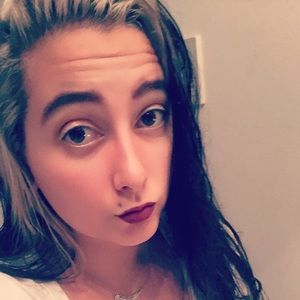 Meet your Posher, Aliza