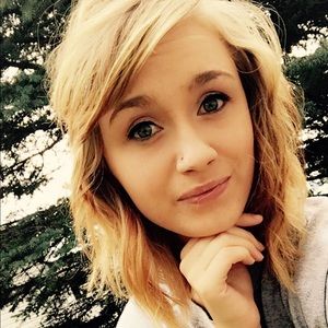 Meet your Posher, Amber