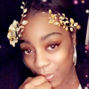 Meet your Posher, Latasha