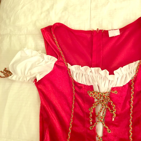 Red dress/white trim fur. Cute & sexy. Leg Avenue