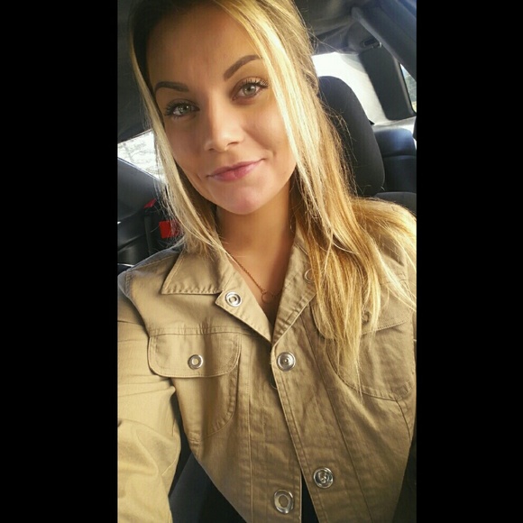 Meet your Posher, Whitney