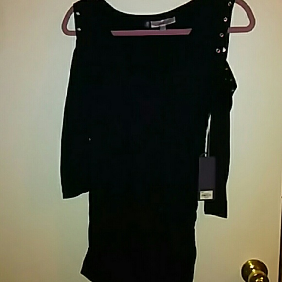 3/4 sleeve / cold shoulder JLO top