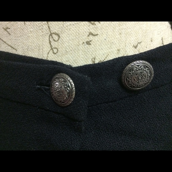 Wrap around buttoned mini - Picture 2 of 4