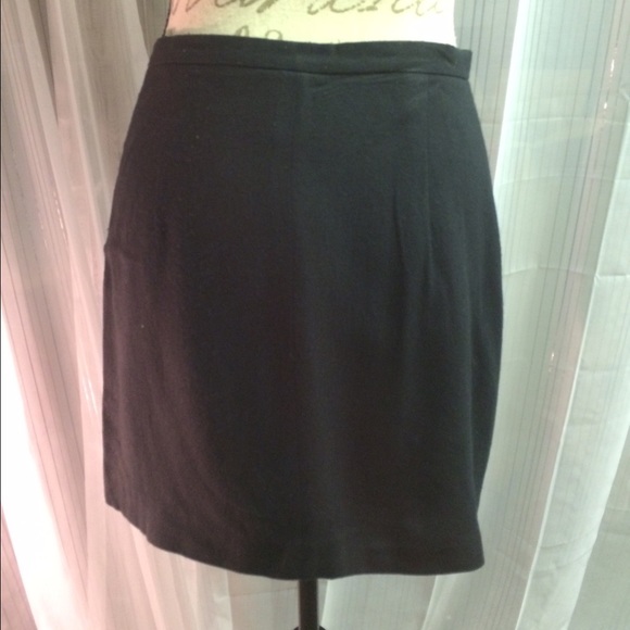 Wrap around buttoned mini - Picture 3 of 4