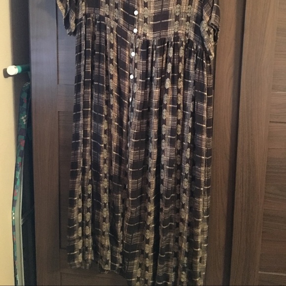 Loose Dress - Picture 3 of 4