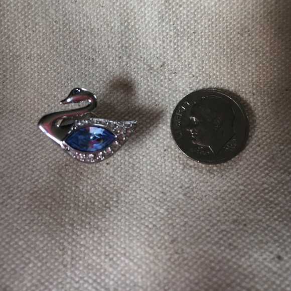 Gorgeous Swarovski Silver & Blue Jewel Swan Pin - Picture 6 of 6