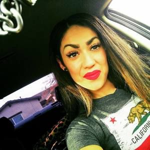 Meet your Posher, Mia