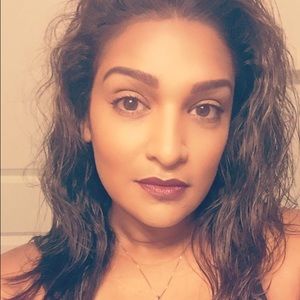 Meet your Posher, Desiree