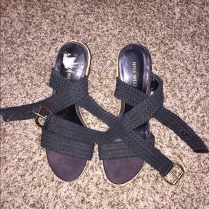 Practically new. Hardly worn size 9.