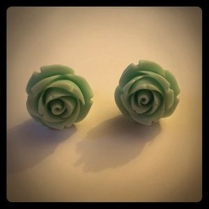 Retro Rosie earrings in mint
