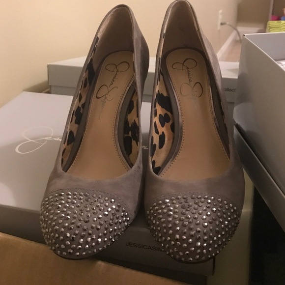 Jessica Simpson Grey wedges