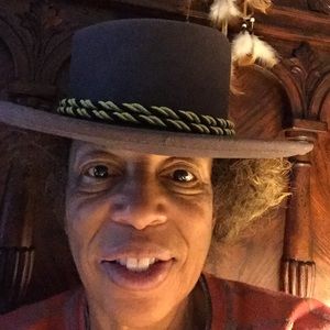 Meet your Posher, Joy