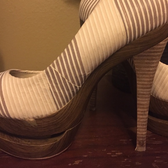 Jessica Simpson Heels - Picture 3 of 4