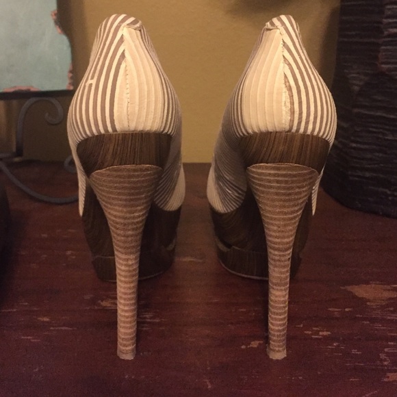 Jessica Simpson Heels - Picture 4 of 4