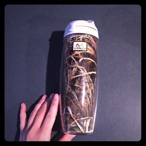 ‼️clearance‼️RealTree camo water bottle NWOT