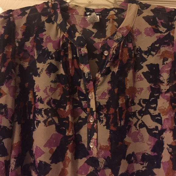 Women's shirt - Picture 2 of 3