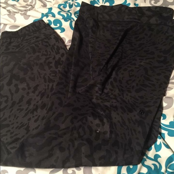 Forward fold trouser size 4