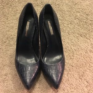 BCBG generation platform pumps