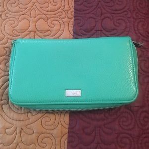 Jewel by Thirty One wallet.